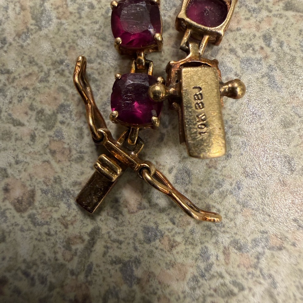 12.80 CTW Square Grape Color Garnet 10K YG Tennis Bracelet GCG171 Orig.$798 - Picture 2 of 3